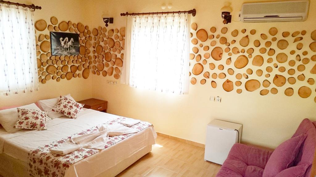 Sera Pansiyon Çıralı Exterior foto